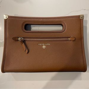 Michael Kors - Jane Large Pebbled Leather Clutch